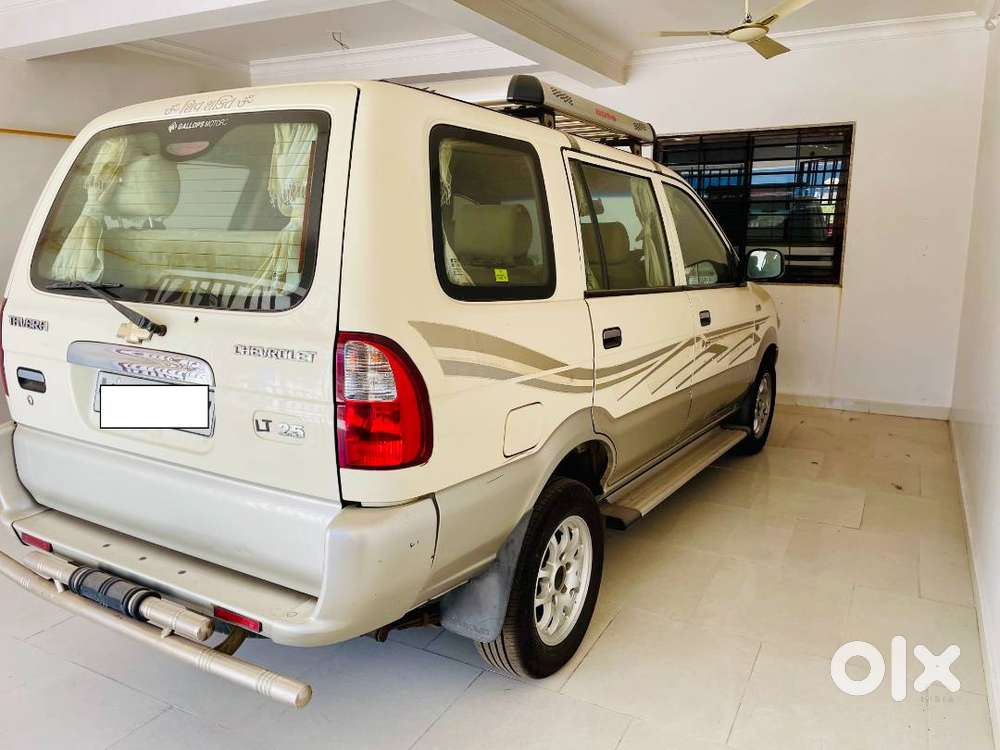 Tavera Private Passing Car