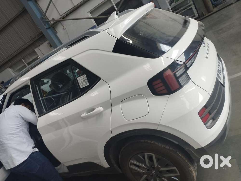 Venue 21k Km 2 Year Old First Owner Loan Cleared