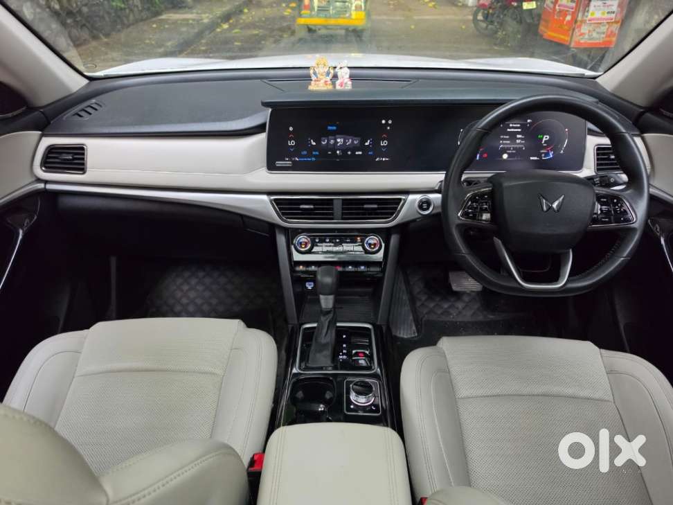 Mahindra Xuv700 2.0 Ax 7 Petrol At Luxury Pack Str, 2024, Petrol