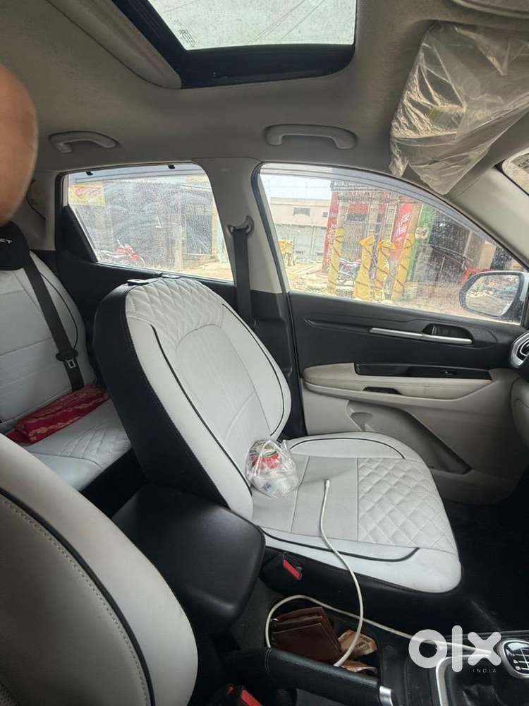 Kia Petrol Car 2025