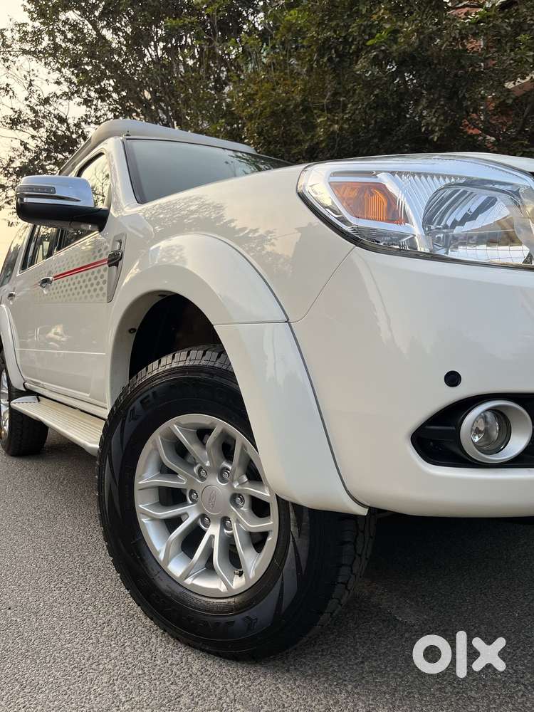 Ford Endeavour 3.2 Titanium At 4x4, 2014, Diesel