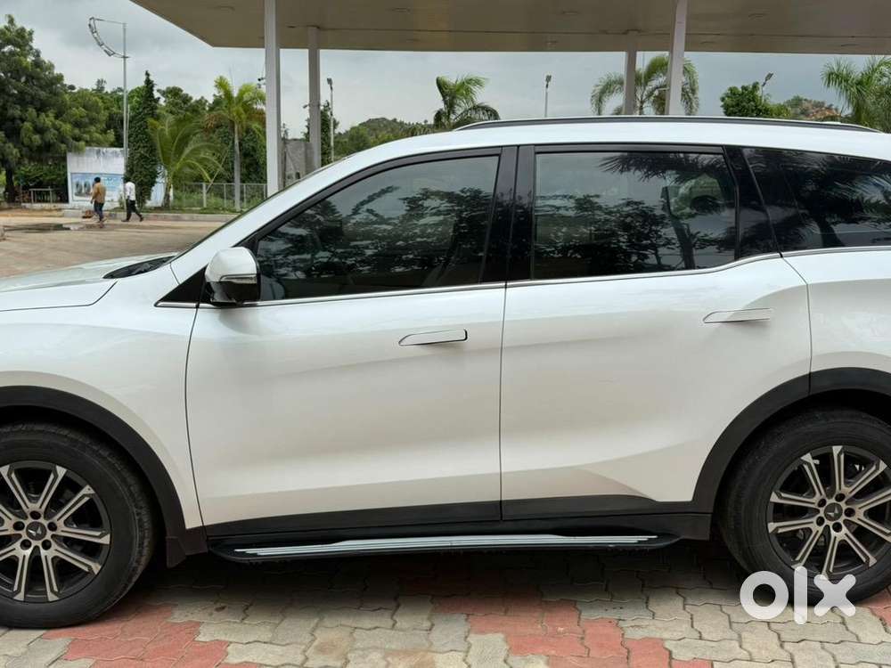 Mahindra Xuv700 2022 Diesel Well Maintained