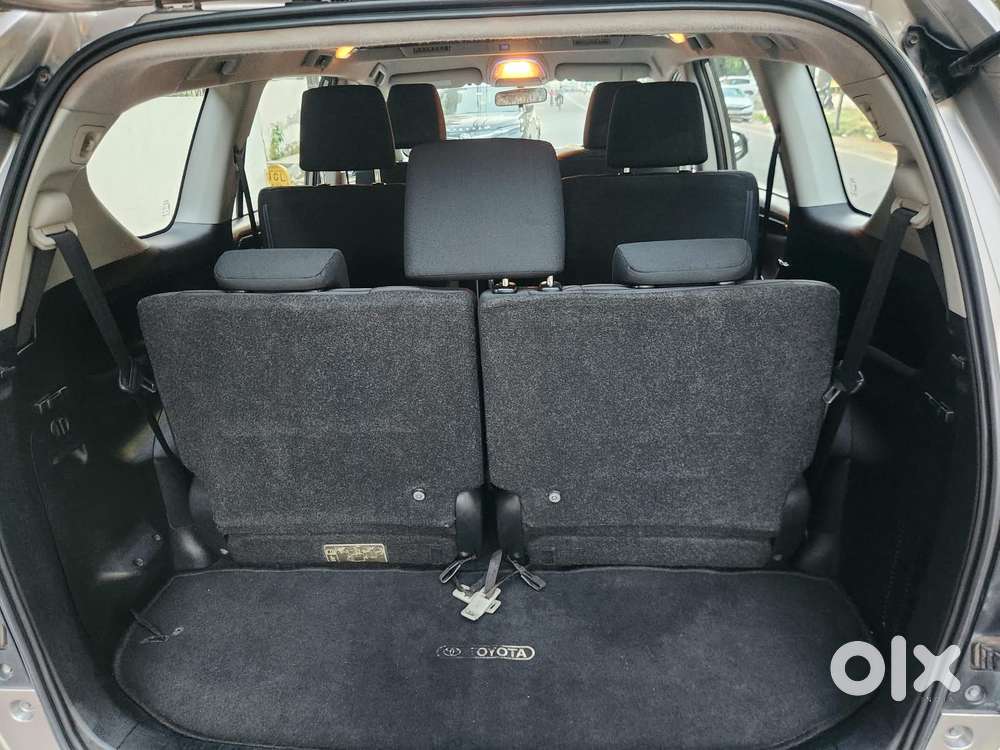 Toyota Innova Crysta 2.4 Vx Mt, 2016, Diesel