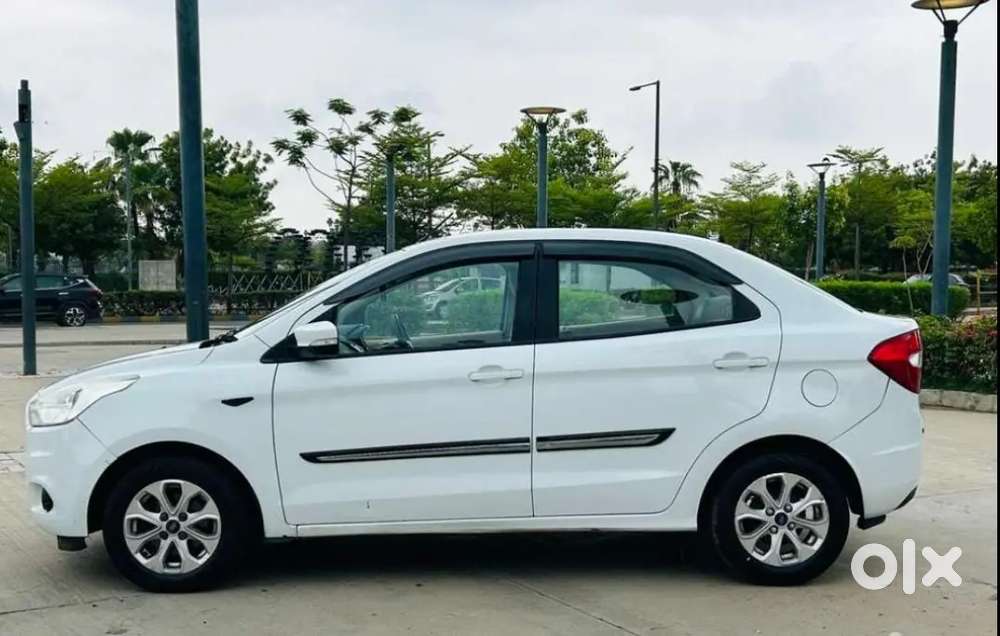 Ford Aspire Titanium Blu 2017