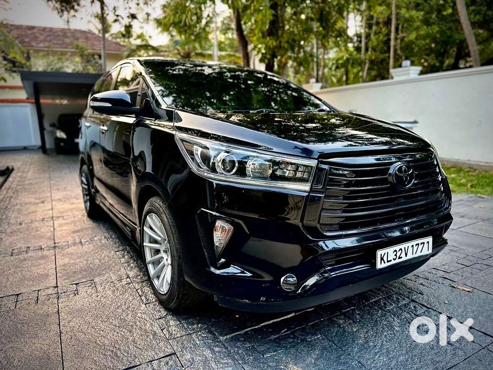 Full Black Toyota Innova Crysta 2017 Diesel Well Maintained
