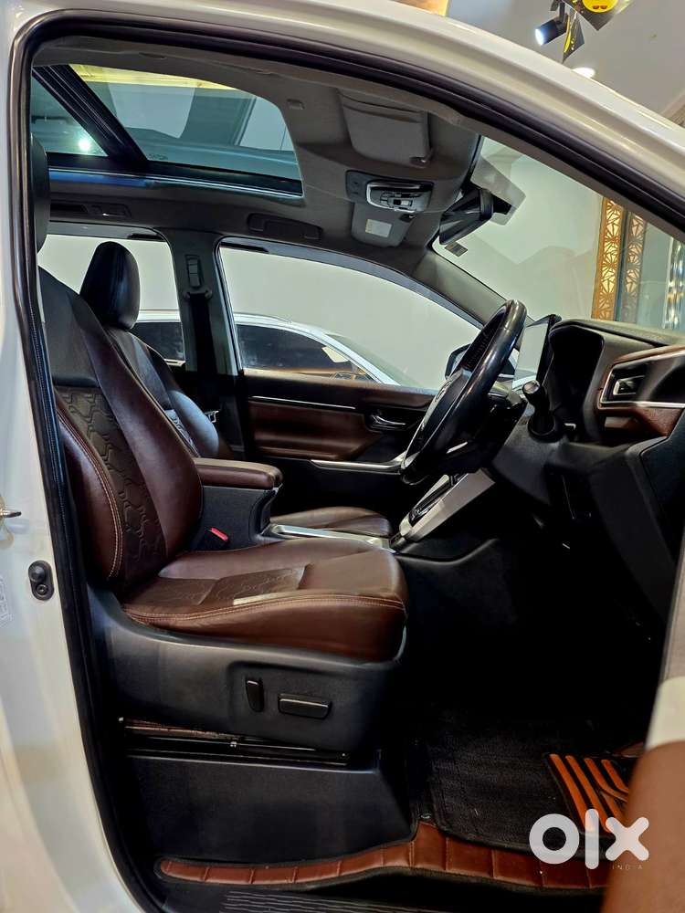 Toyota Innova Hycross 2.0 Zx Hybrid 7 Str, 2023, Petrol