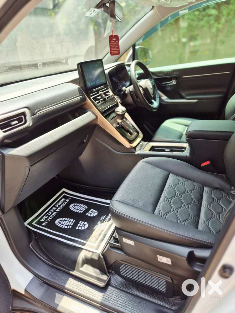 Maruti Suzuki Invicto Alpha Plus 7str, 2025, Petrol