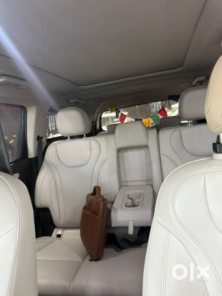 Diplomat Used Under Warranty Mahindra Xuv 700