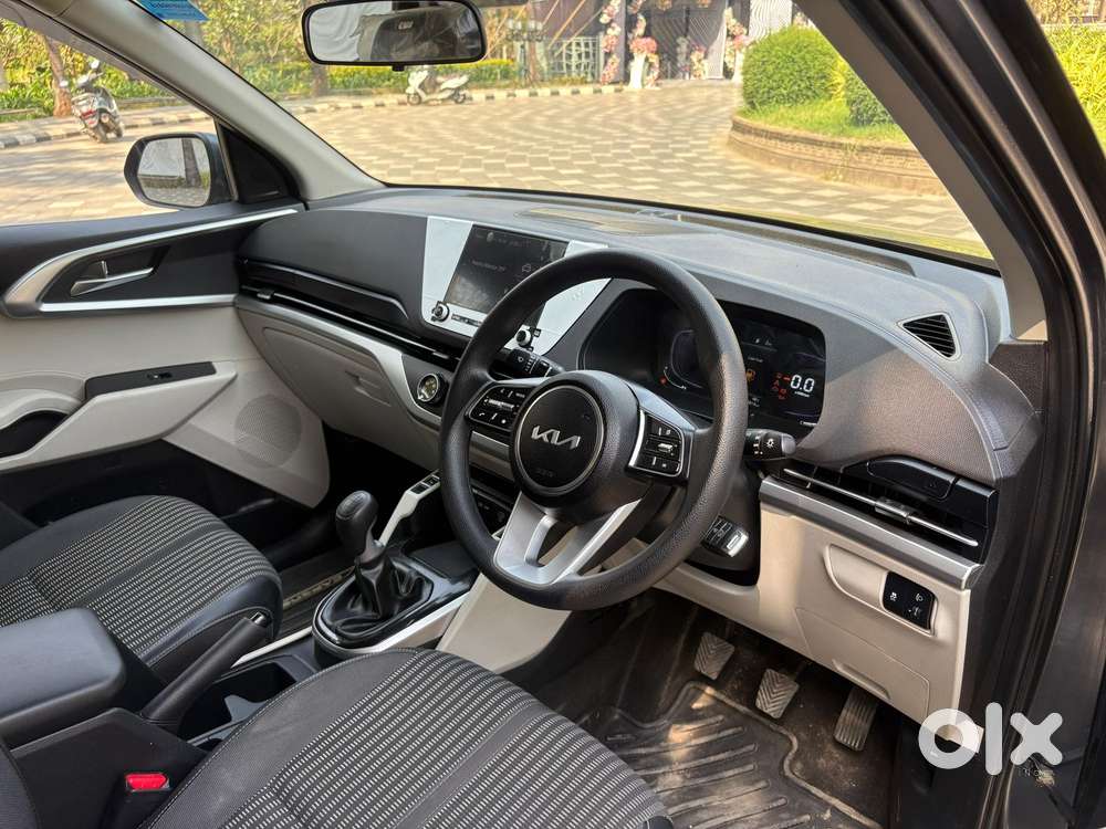 Kia Carens 1.4 Prestige Turbo 7 Str, 2023, Petrol