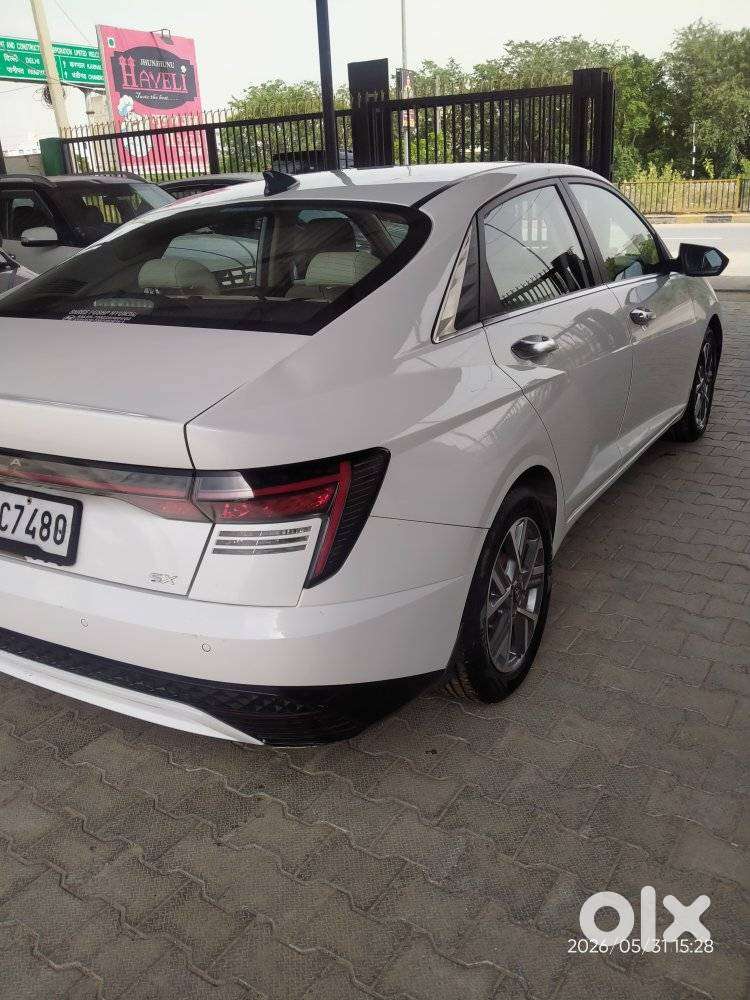 Hyundai Verna 1.5 Mpi Mt Sx (o), 2023, Petrol