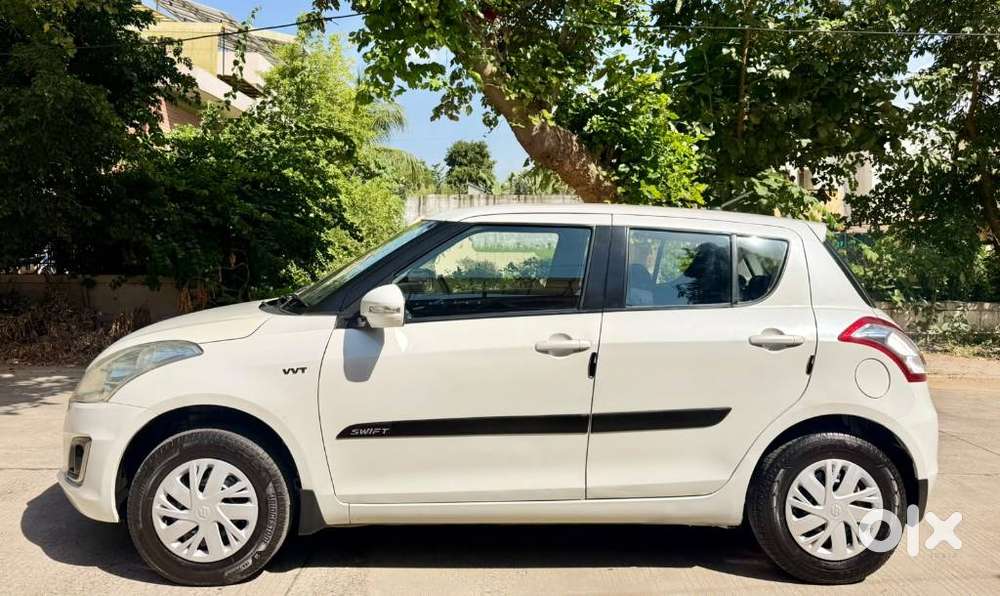 Maruti Suzuki Swift Vxi Abs Bsiv, 2016, Cng & Hybrids