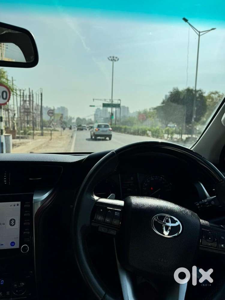 Toyota Fortuner Legender 2025  4/2  Automatic