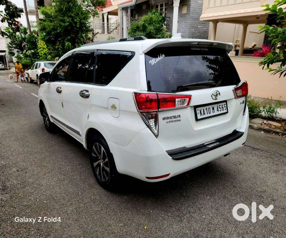 Toyota Innova Crysta 2.4 V 8 Str, 2017, Diesel