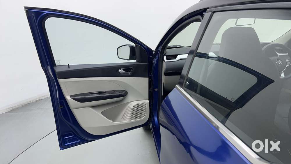 Renault Triber Rxz, 2022, Petrol
