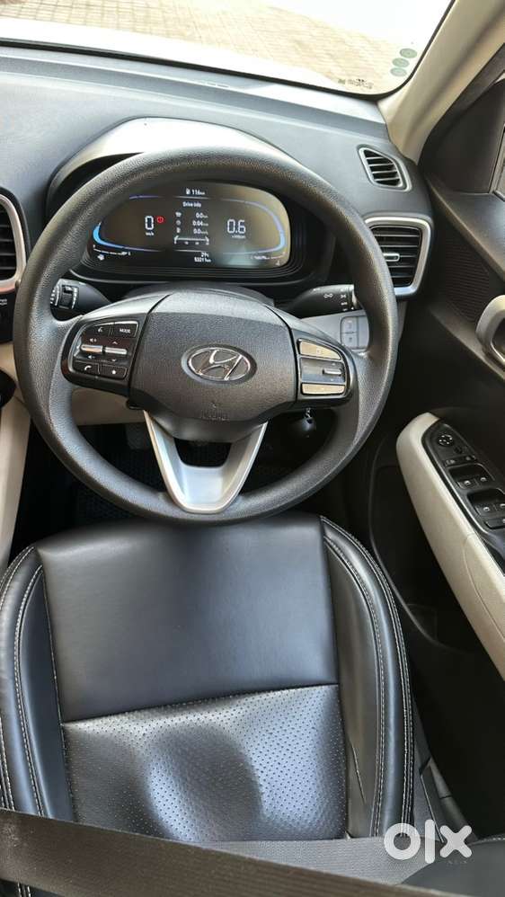 Hyundai Venue Petrol Manual 2023