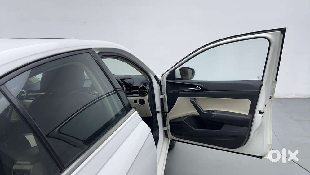 Skoda Slavia Style 1.0l Tsi At, 2023, Petrol