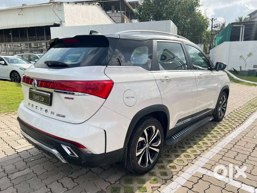 Mg Hector Plus Savvy Pro 1.5 Turbo Petrol Cvt 7 Str Dual Tone, 2023,..
