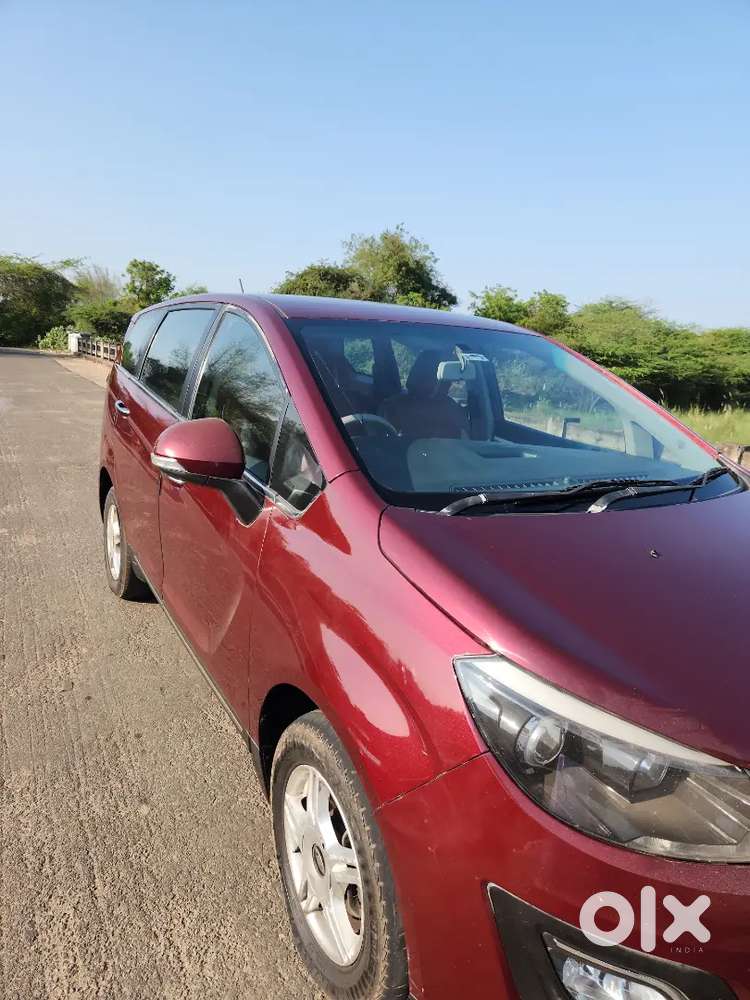 Mahindra Marazzo M6 2018 Diesel Well Maintained