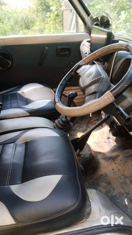 Omini 8 Seater Van