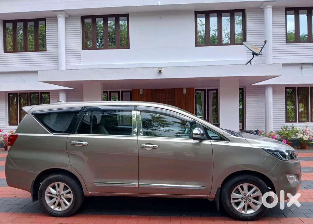Toyota Innova Crysta 2017