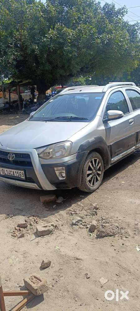 Toyota Etios Cross 2015