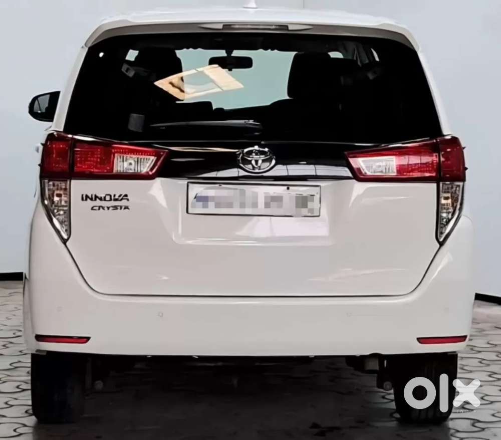 Toyota Innova Crysta [2020-ongoing] 2.4 Gx 7 Str, 2023, Diesel