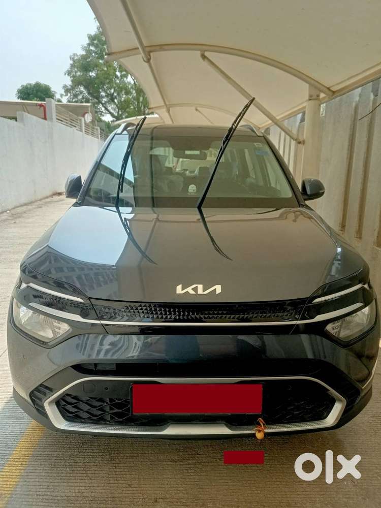 Kia Carens 2023 Petrol Well Maintained