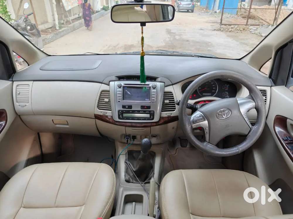 Toyota Innova 2014