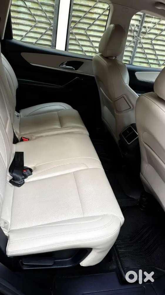 Mahindra Xuv700 2023 Diesel 32000 Km Driven