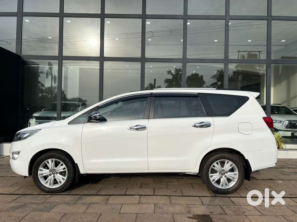 Toyota Innova Crysta 2.8 Z, 2017
