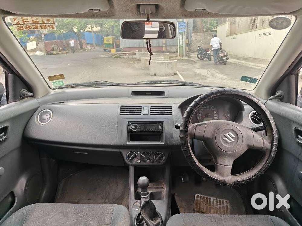 Maruti Suzuki Swift Lxi Optional-o, 2005, Petrol