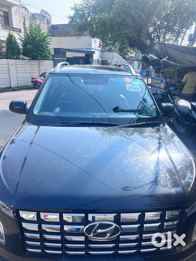 Hyundai Venue Petrol Manual 2023