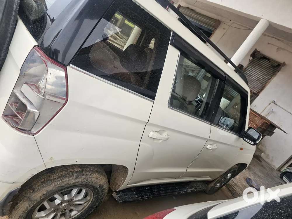 Mahindra Tuv 300 2015 Diesel Well Maintained