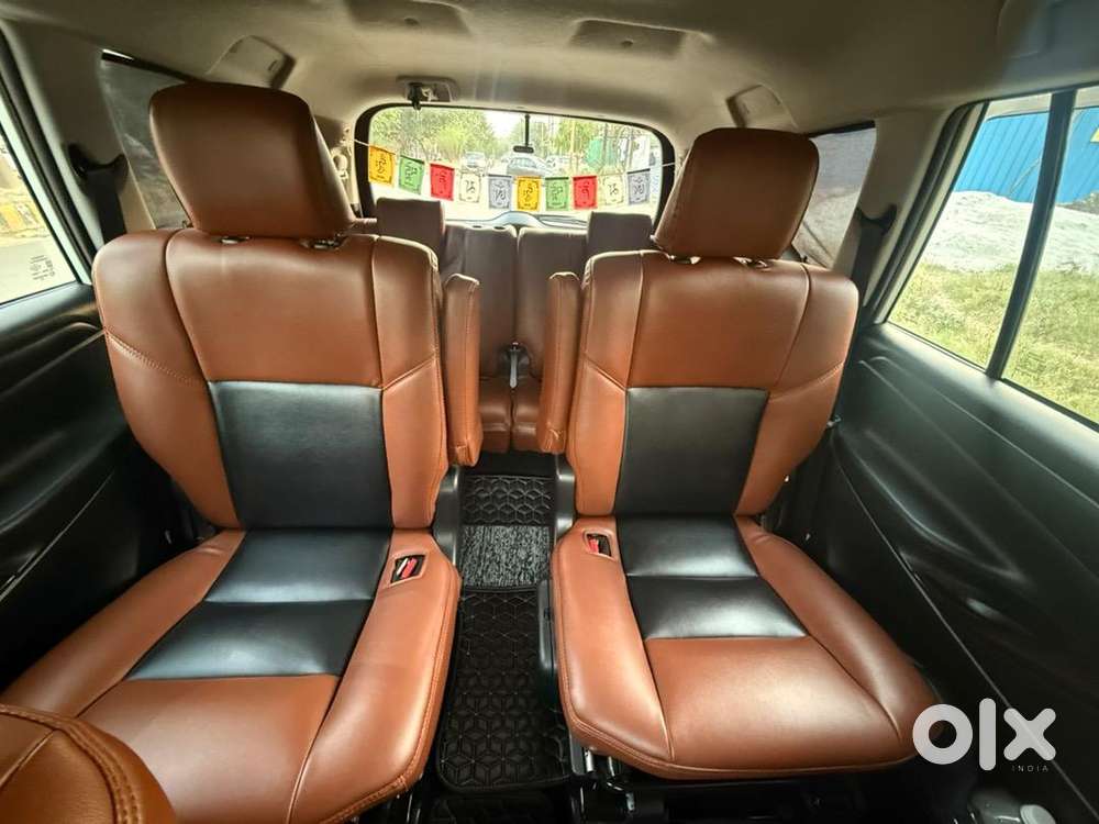 Innova Crysta 2025 Gx+ Mt