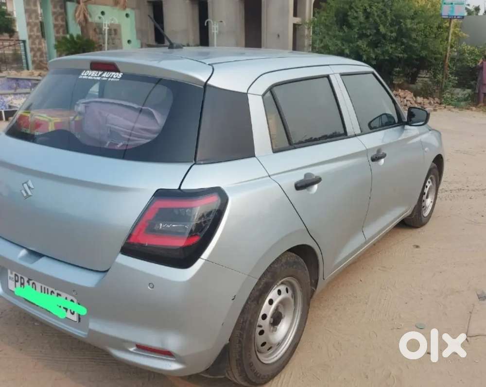 Swift Lxi ( Silver) December 2024 ( 5 Year Extend Warranty)