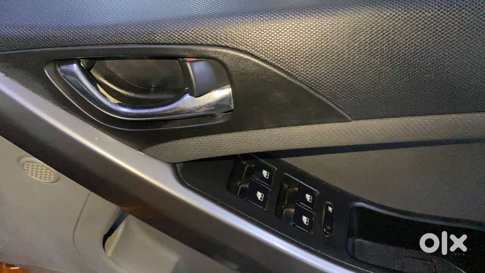 Tata Nexon 1.2 Revotron Xza Plus Dualtone, 2018, Petrol