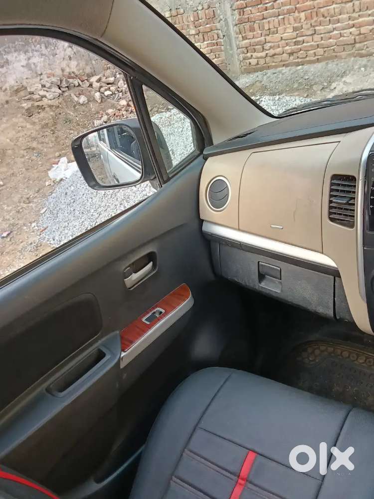 Car Me Koi Bhi Kami Nhi Hai