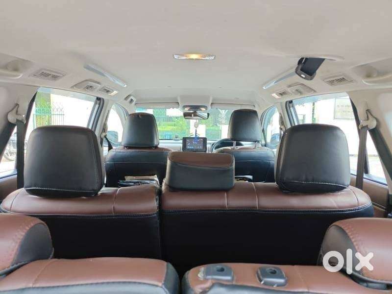 Toyota Innova Hycross