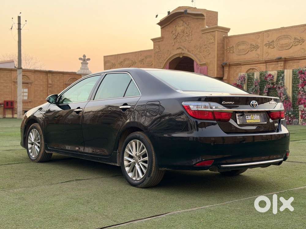 Toyota Camry 2.5 Hybrid, 2016, Cng & Hybrids