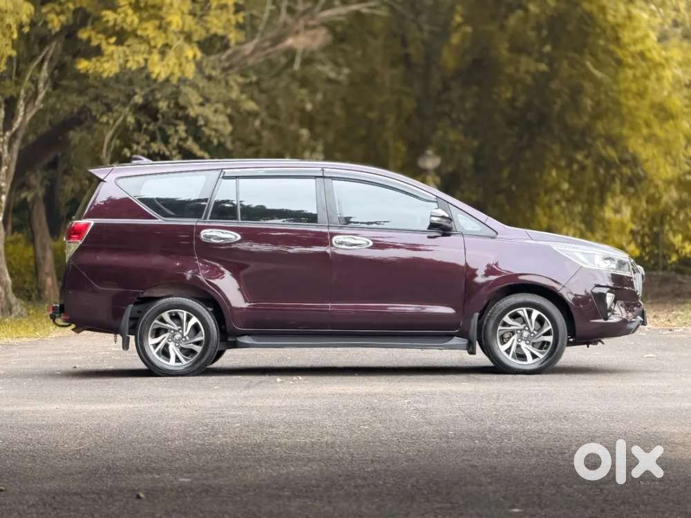 Toyota Innova Crysta [ ] 2.4 Gx At 7 Str, 2022, Diesel