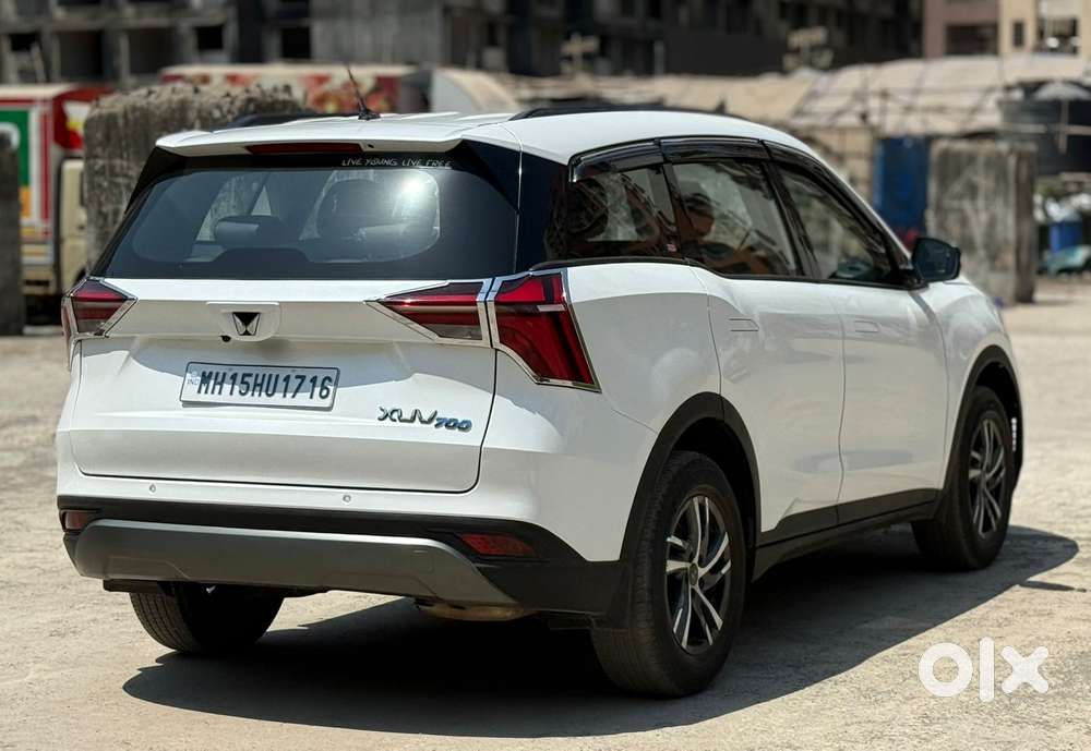 Mahindra Xuv700 2.0 Mx Petrol Mt 5 Str, 2022, Petrol