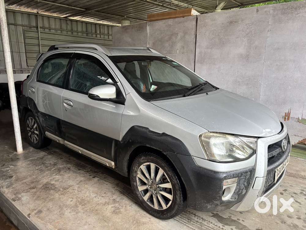 Toyota Etios Cross 2015