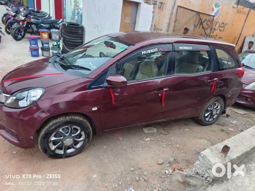 Honda Mobilio 2015 Diesel Well Maintained 25-30ka Mileage