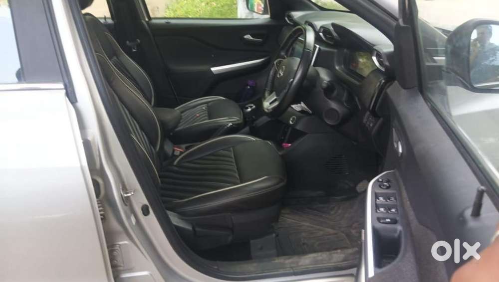 Nissan Magnite 1.0 Xv Premium, 2023, Petrol