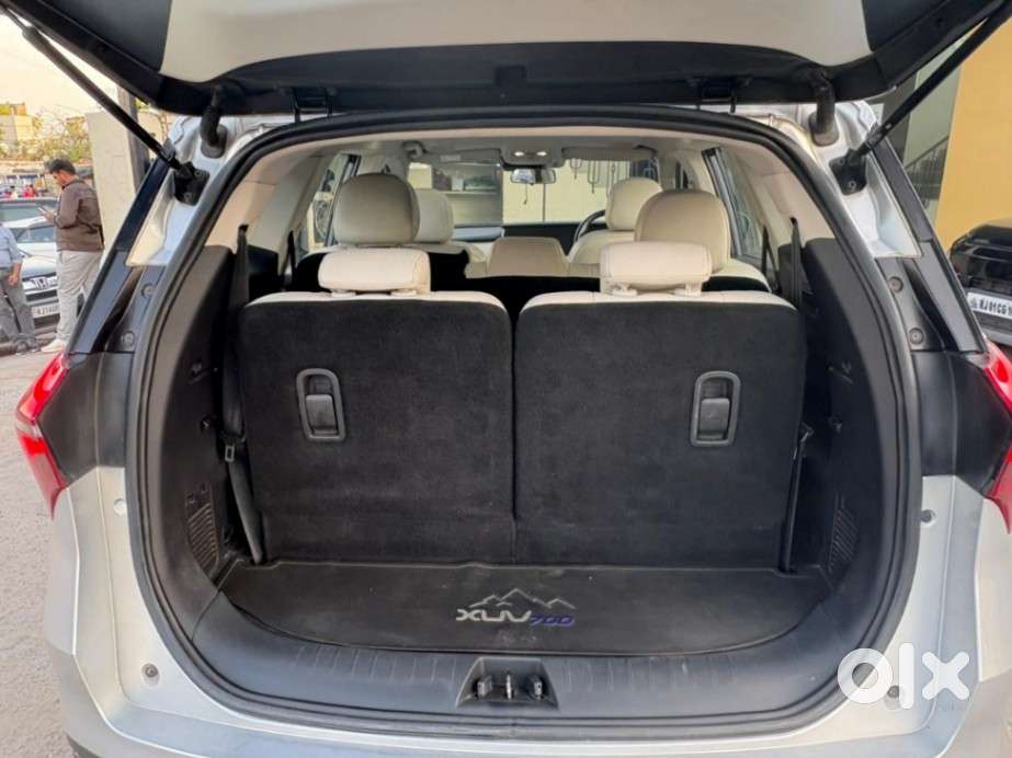Mahindra Xuv700 Ax7l 6 Str At, 2023, Petrol
