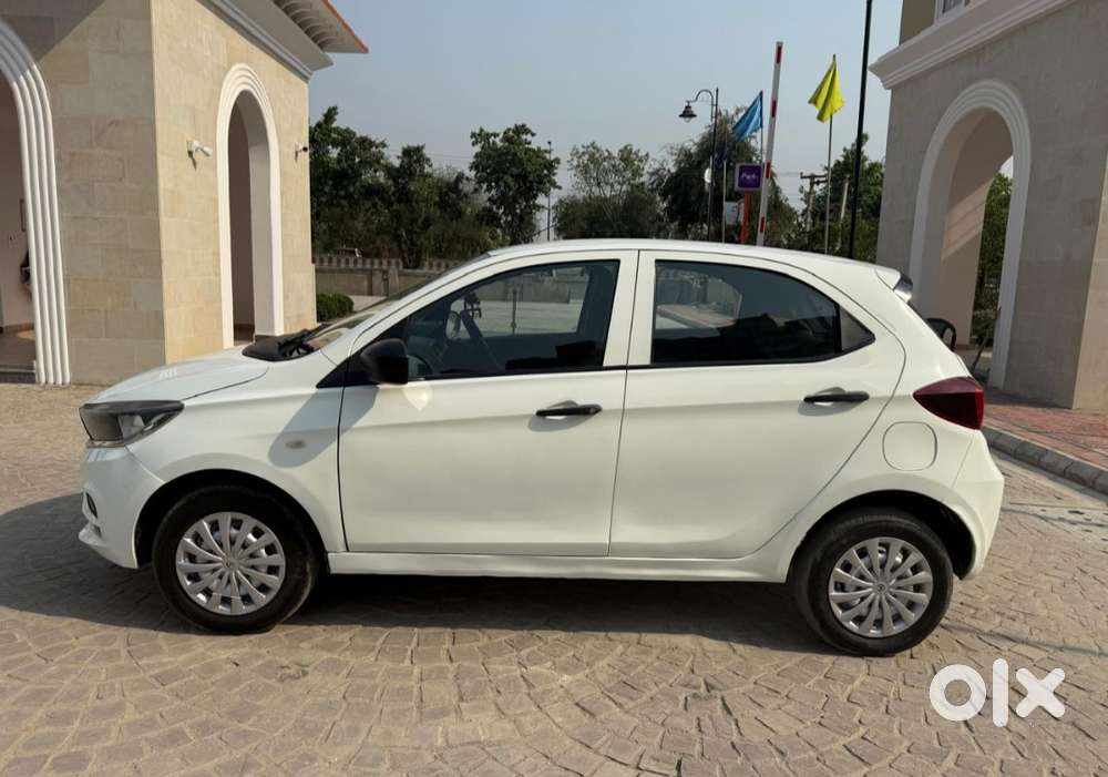 Tata Tigor, 2022, Petrol