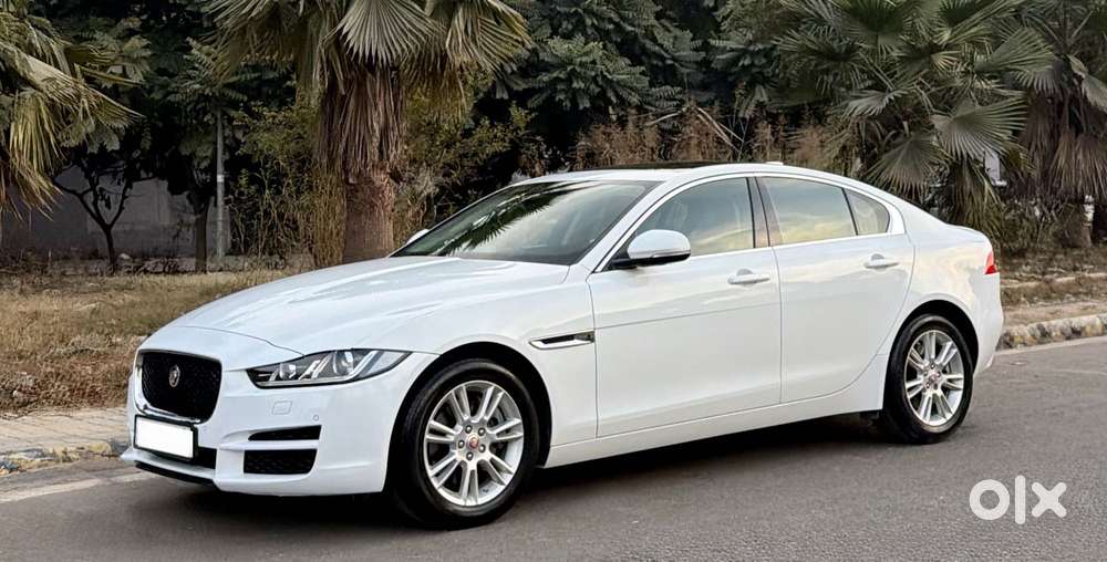 Jaguar Xe Portfolio, 2019, Petrol