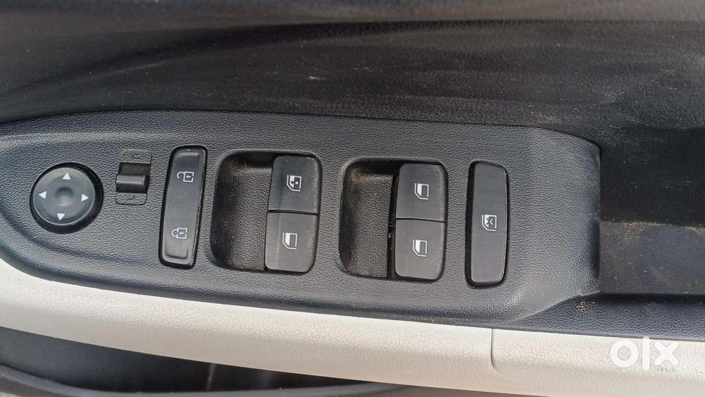 Hyundai Venue 1.0 S (o) Turbo Dct, 2024, Petrol