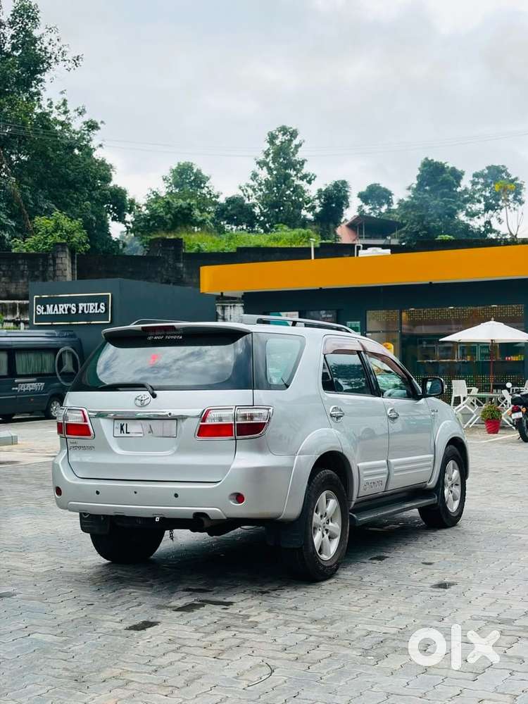 Toyota Fortuner 3.0 4x4 Manual, 2010, Diesel
