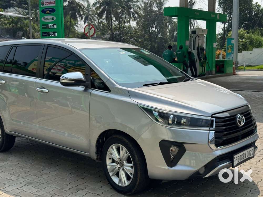 Toyota Innova Crysta 2016 Diesel Well Maintained